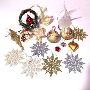 Lot of 17 Christmas ornaments